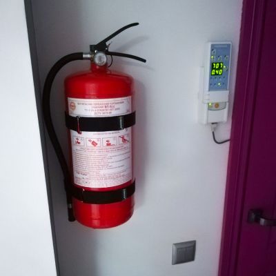 Powder Fire Extinguisher Bracket for 3 kg, 2 clamps - Amalthea
